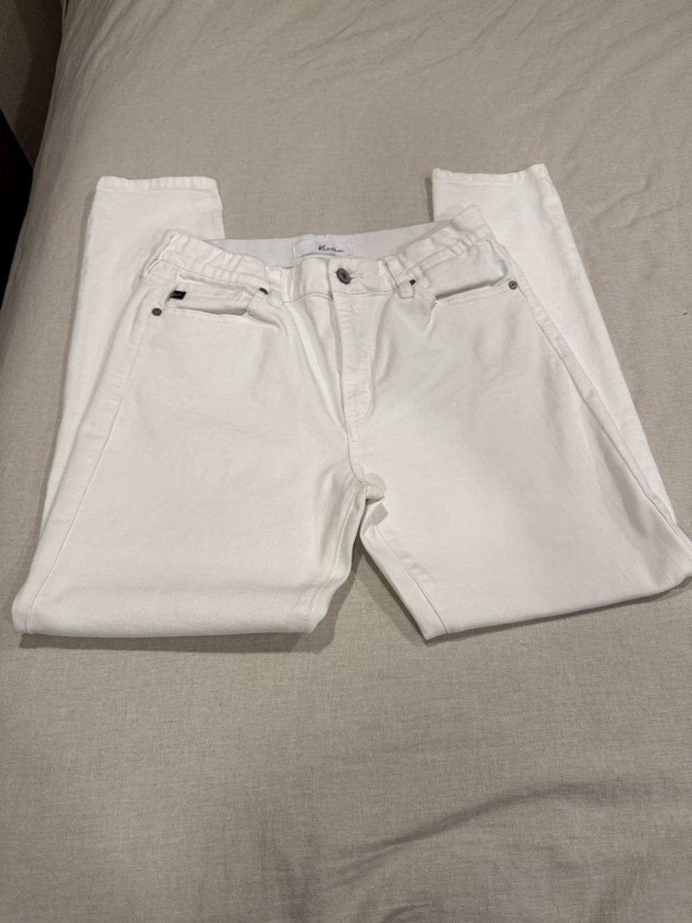 KanCan Women’s Slim Straight White Jeans size 11